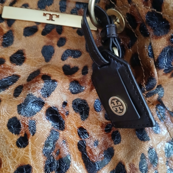 Tory Burch Ainsley Cheetah Print Leather Shopper Tote Bag - Picture 4 of 10